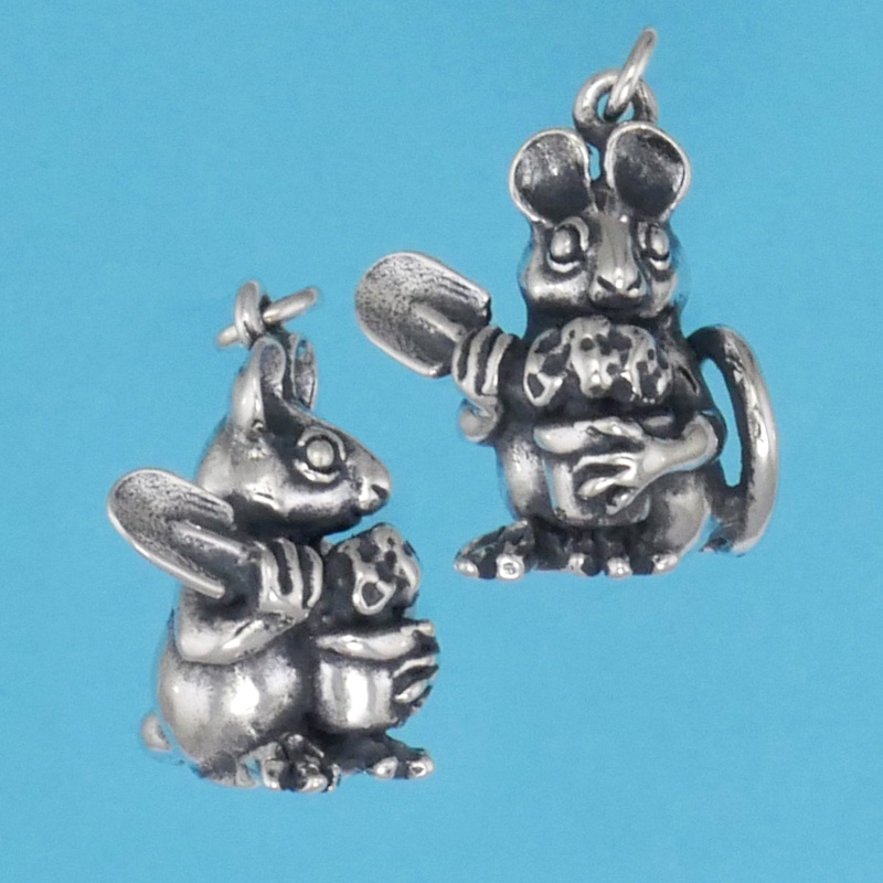 Gardening Mouse Charm