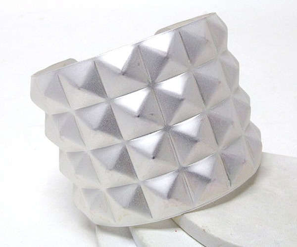 Multi Metal Spike Patern Fashion Metal Cuff Bangle