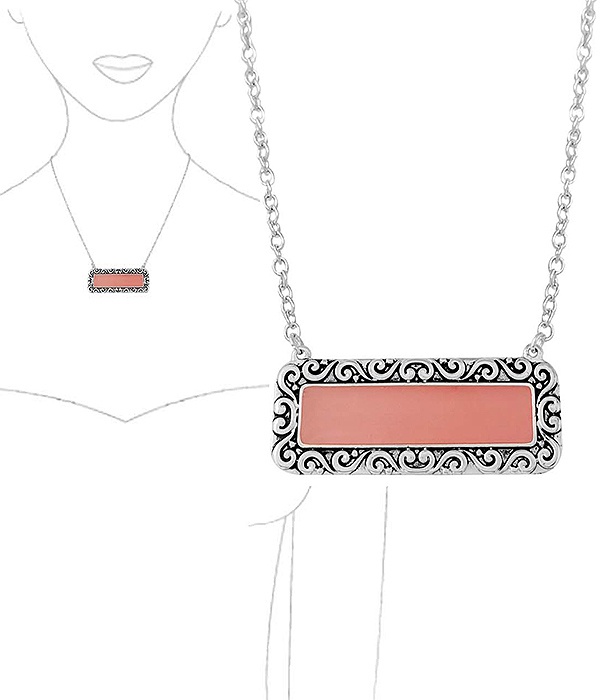 Designer Textured Frame And Transparent Window Bar Pendant Necklace