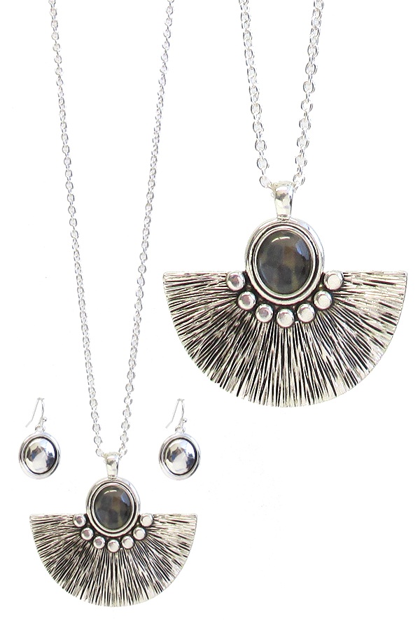 Animal Print Cabochon And Metal Fan Tassel Pendant Necklace Set