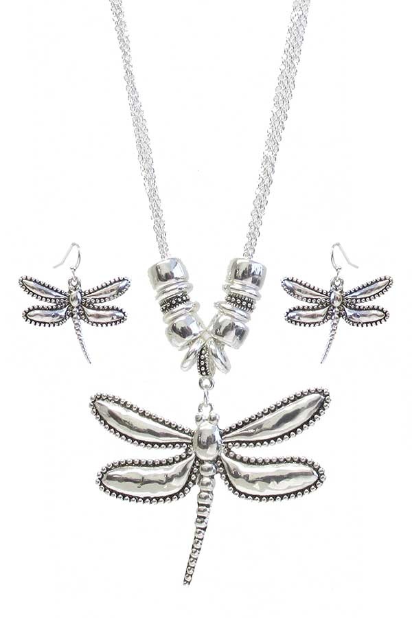 Hammered Metal Pendant Necklace Set - Dragonfly