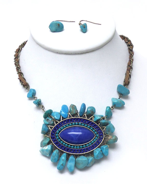 Oval Genuine And Chip Stone Border Pendant Necklace Set