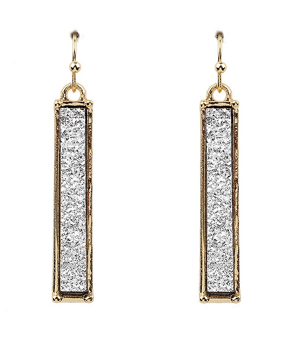 Dryzy Bar Earring