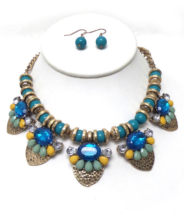 Facet Stone And On Textured Metal Dangle Necklace Set