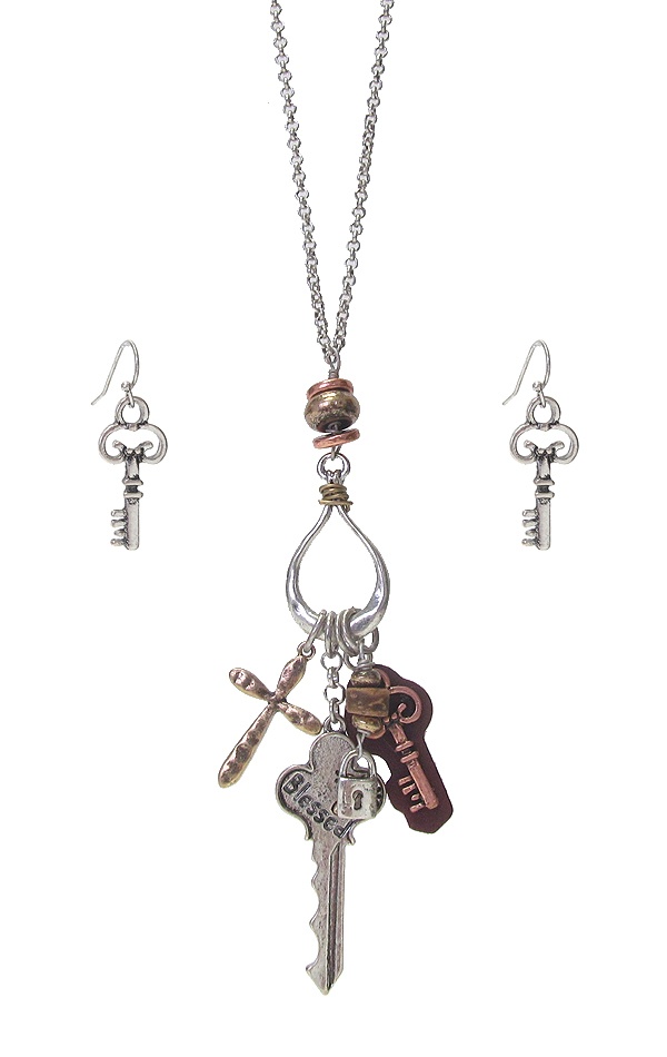 Key And Cross Charm Pendant Necklace Set