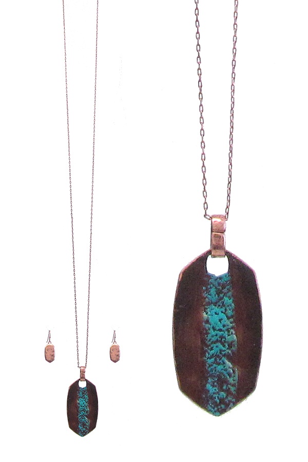 Patina Pedant Long Necklace