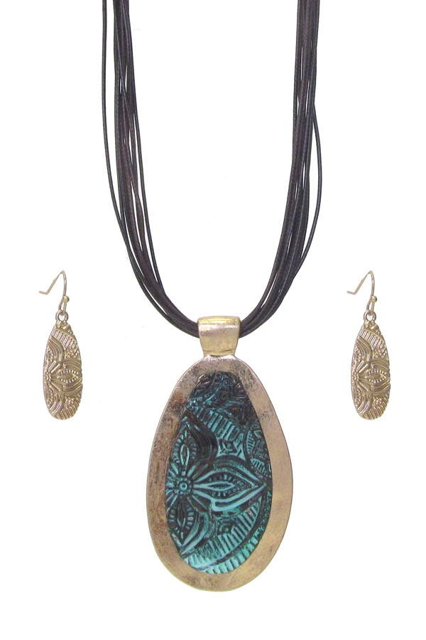 Flower Textured Metal Teardrop And Multi Cord Necklace Set