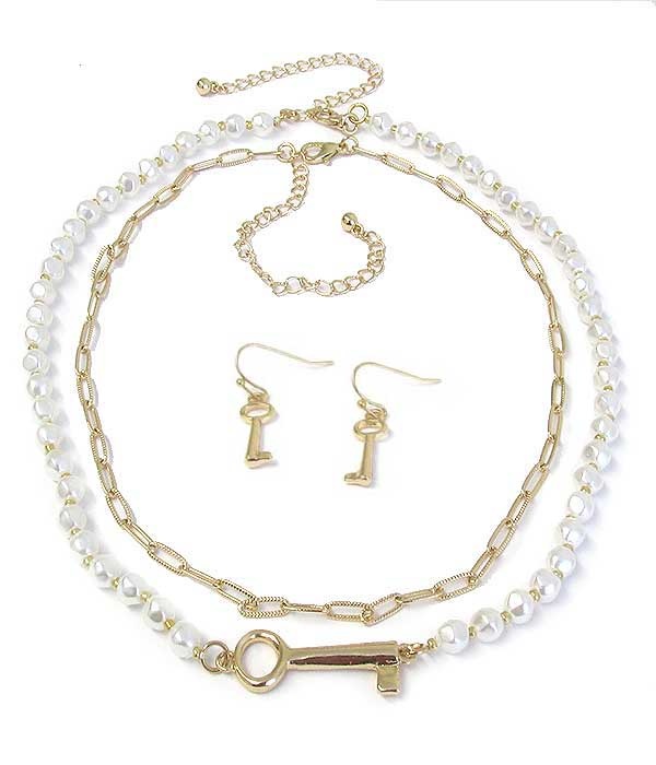 Key Pendant And Pearl Chain Double Necklace Set