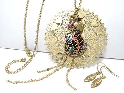 Filigree Metal And Colored Swan Pendant Long Neckalce Earring Set