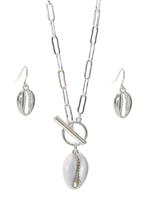 Cowry Shell Pendant Toggle Necklace Set