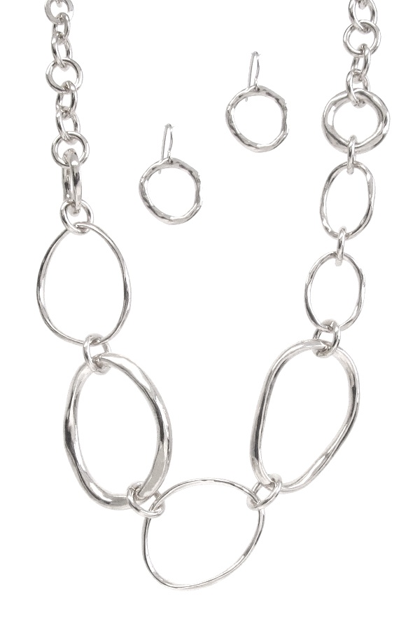 Multi Metal Oval Hoop Link Necklace Set