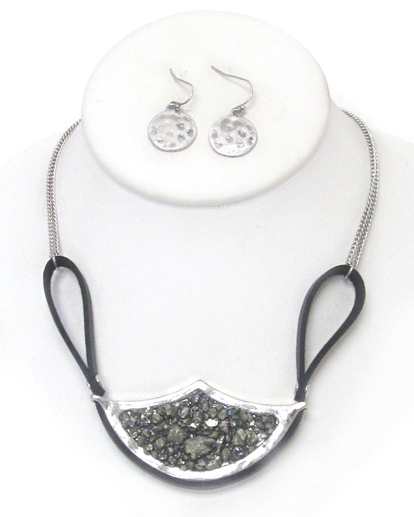 Handmade Natural Stone Stud And Leather Chain Necklace Set