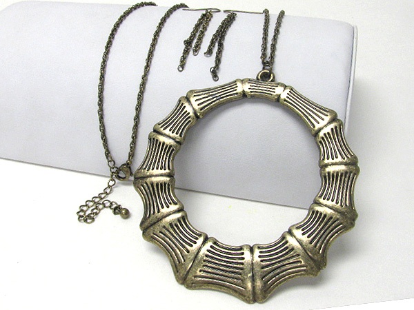 Large Metal Bamboo Pattern Donut Pendant Necklace Earring Set