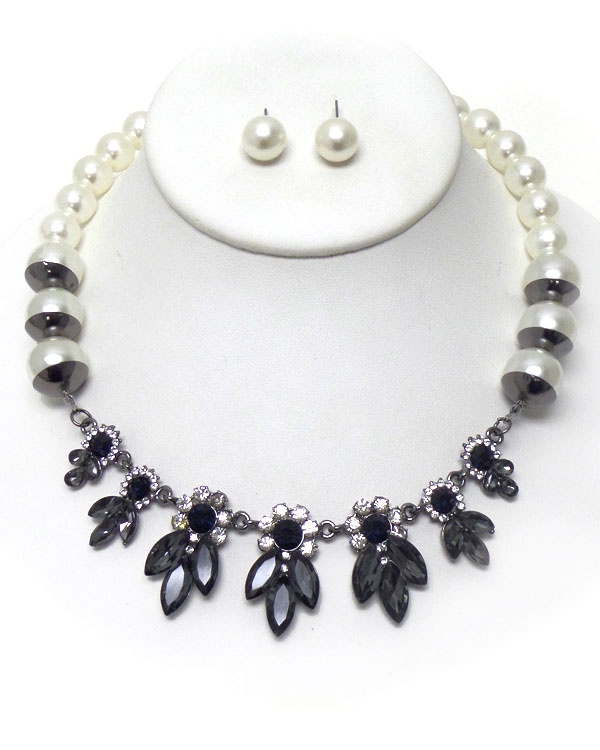 Flower And Pearl Necklace Set