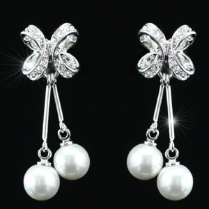 White Shell Pearl Earrings Use Swarovski Crystal