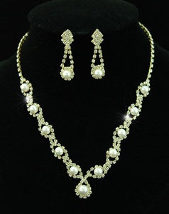 Faux Pearl Crystal Gold Plate Necklace Earrings Set