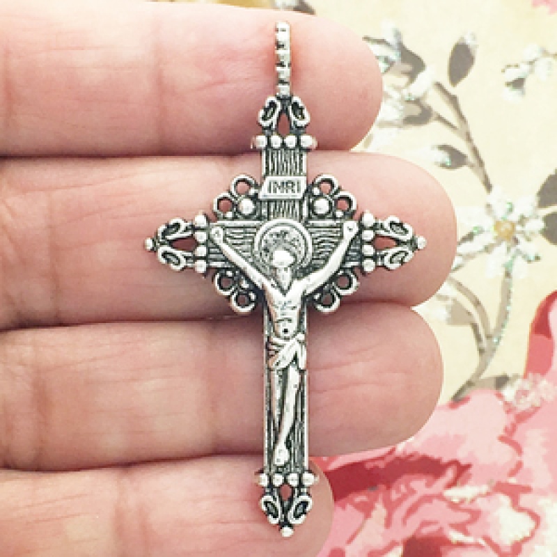Silver Crucifix Pendants Wholesale In Pewter