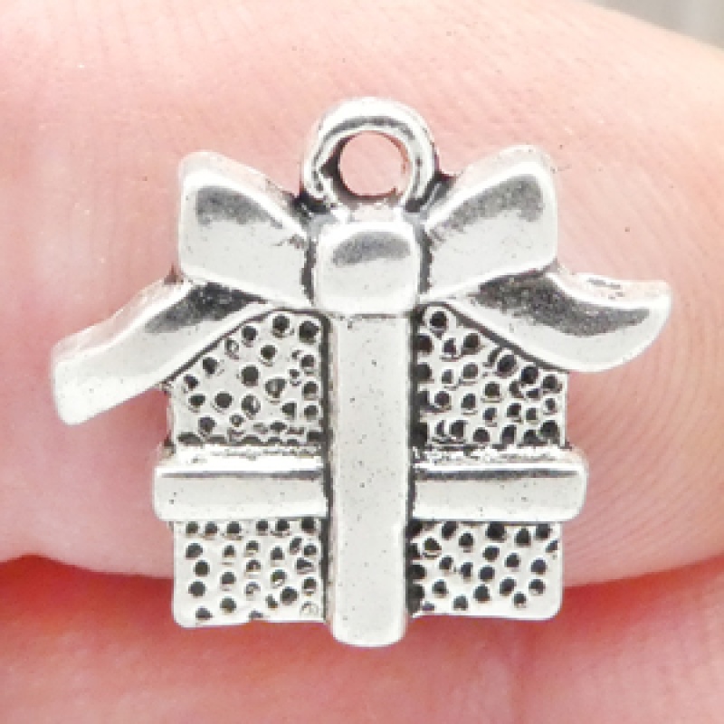 Present Christmas Charm Pendant In Antique Silver Pewter