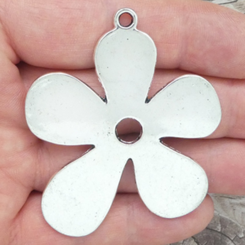 Silver Daisy Pendants Bulk In Pewter