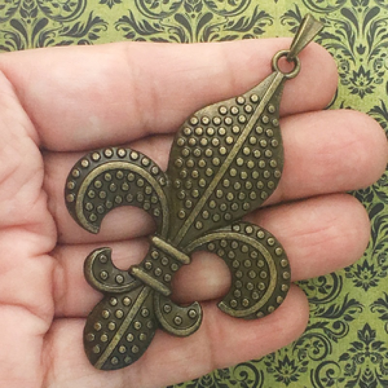 Bronze Fleur De Lis Pendant Wholesale In Pewter