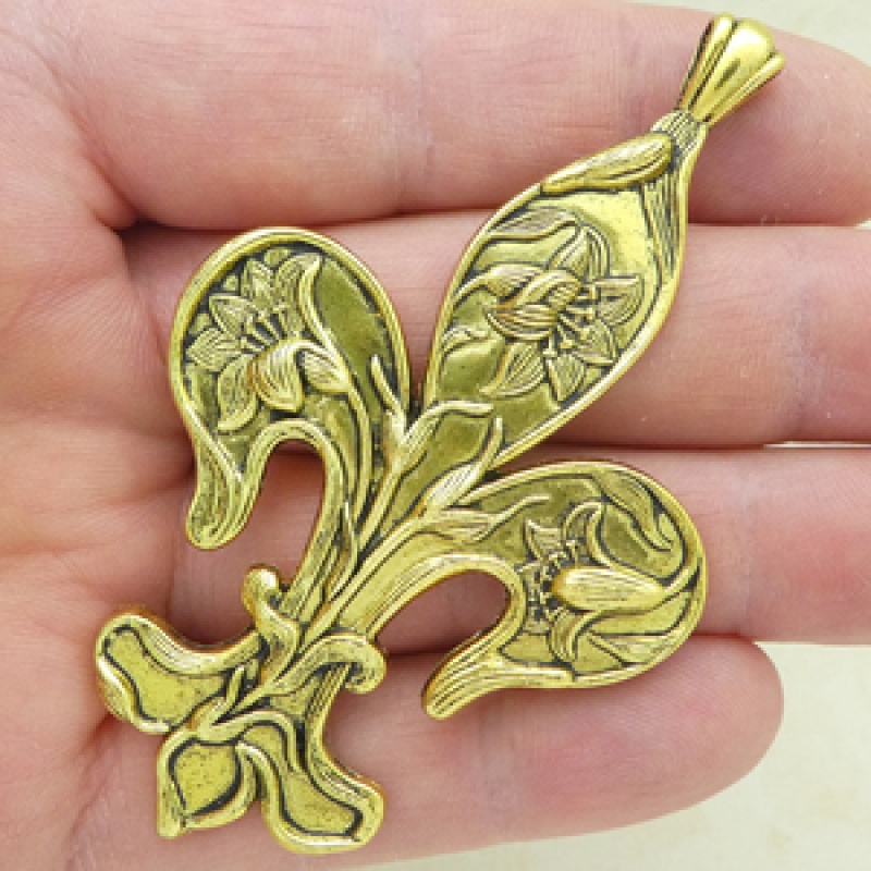 Gold Fleur De Lis Pendant In Pewter With Lily Accents Large