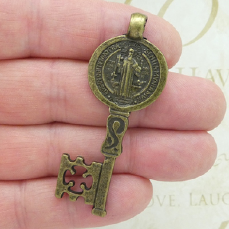 St Benedict Key Medal Pendant Wholesale In Bronze Pewter Large